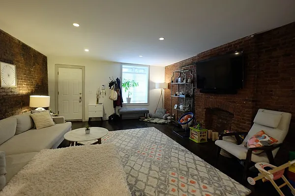 Rented by Skyward | media 18