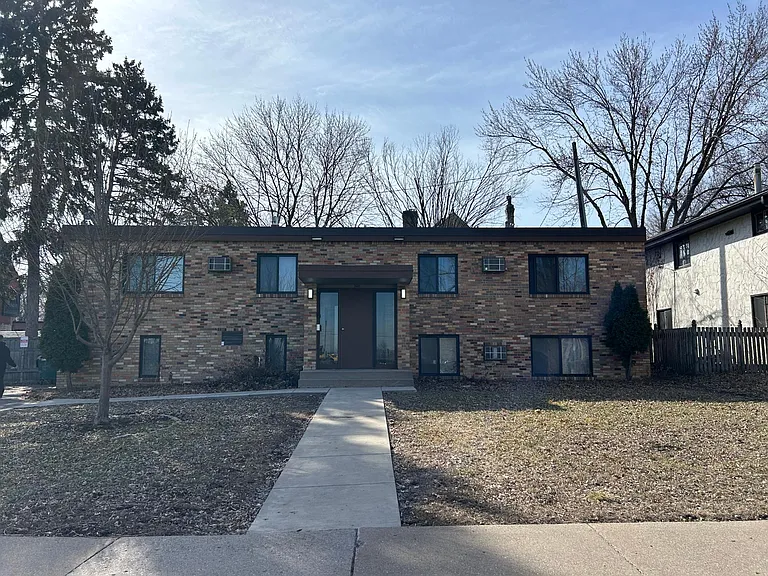 340 Marshall Ave — Photo 1