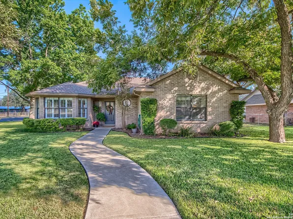 1206 31st Street, Hondo, TX 78861
