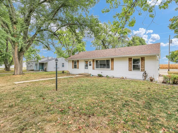 917 Timmons Dr, Tuscola, IL 61953
