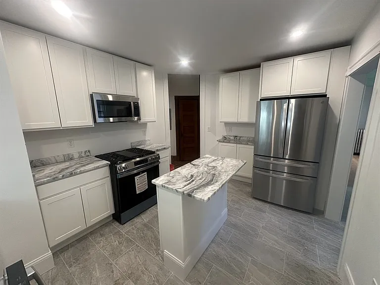 28 Boylston St #2 — Photo 3