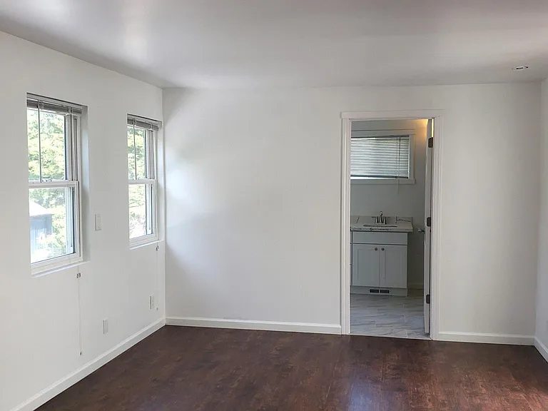 1034 NE 102nd St — Photo 23