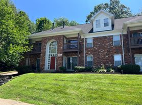 1236 Lexington Rd, Louisville, KY