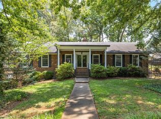 808 Pebble Dr, Greensboro, NC 27410