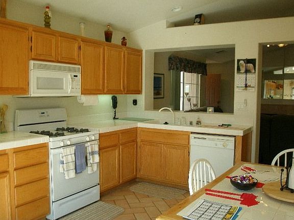 Kitchen w/ recessed lights 