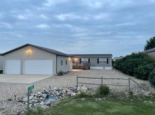 228 Hunter Ave, Pierre, SD 57501