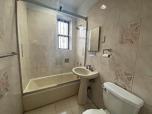 4th image of 61-40 Saunders St #E3