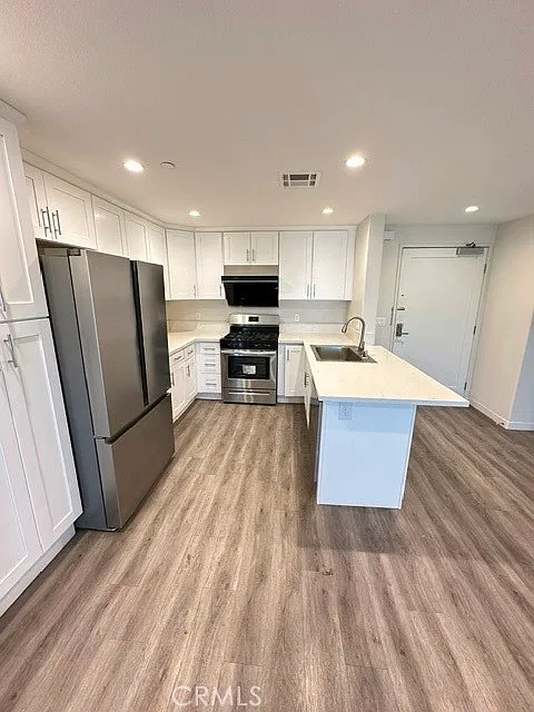 419 N Chandler Ave — Photo 2