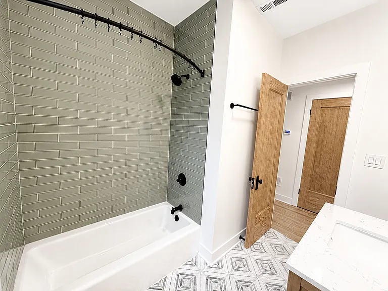 3807 N Lawndale Ave #2 — Photo 15