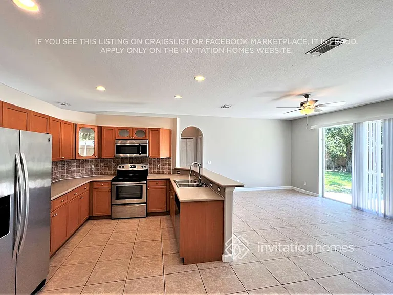 1738 SW Haylake Ave — Photo 8