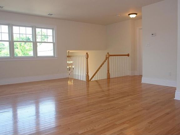 3rd Level Loft with full Bath 