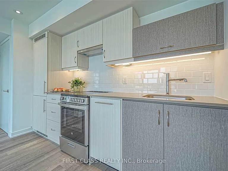 181 Huron St #805 — Photo 3
