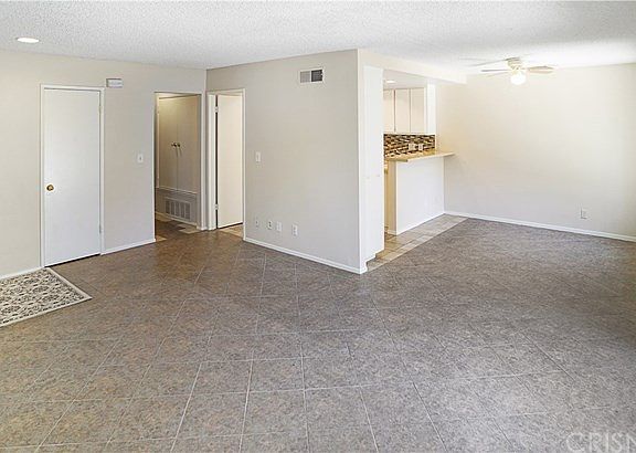 4th image of 212 Gazania Ct