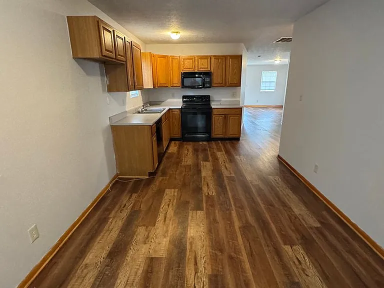 1616 Edgecombe Ave — Photo 10