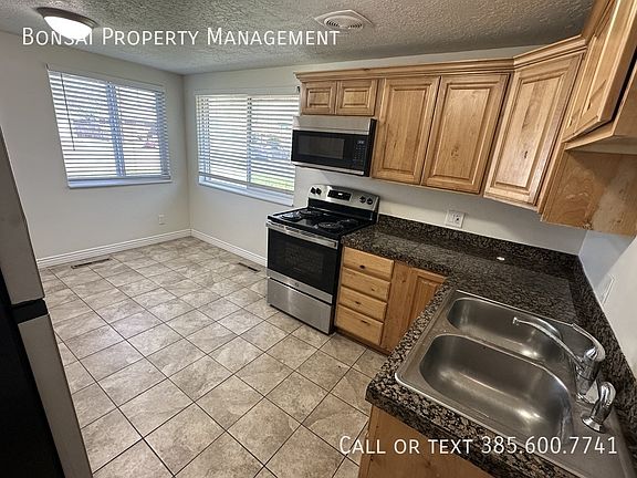 3rd image of 1334 S Cheyenne St #A