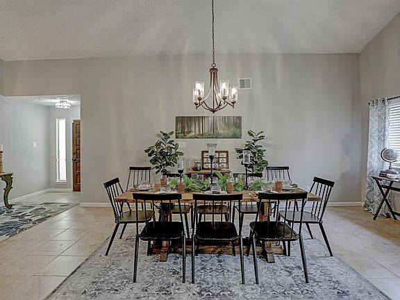 Large dining room perfect for family and friends to celebrate together