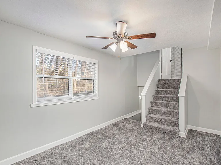 5335 Reeds Rd — Photo 8