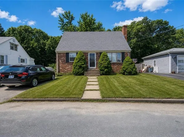 24 Alden St, Johnston, RI 02919