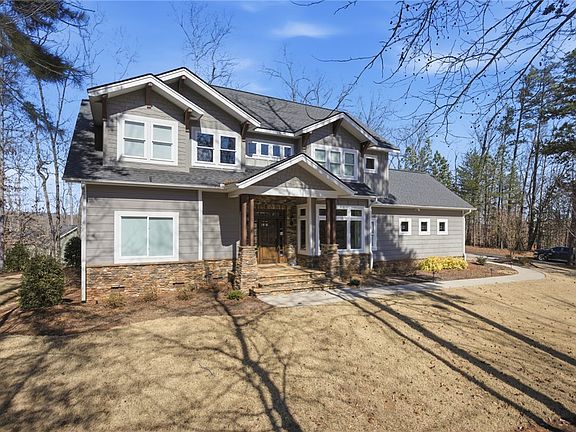 2nd image of 401 Promontory Rdg