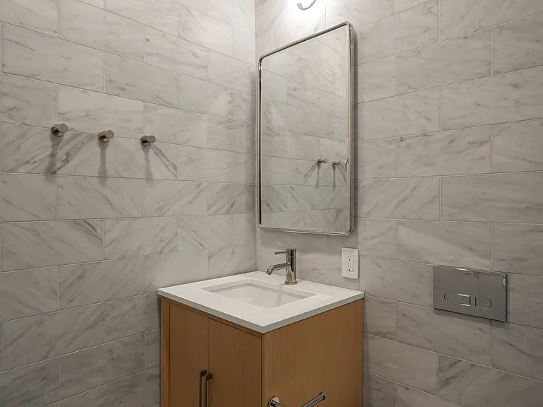 149 2nd Ave #3 — Photo 7