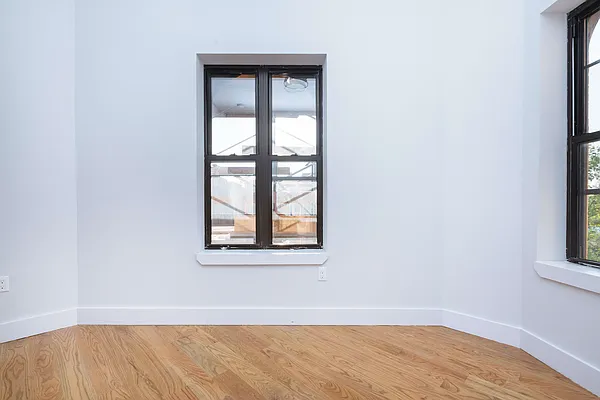 Rented by Nooklyn NYC LLC | media 38