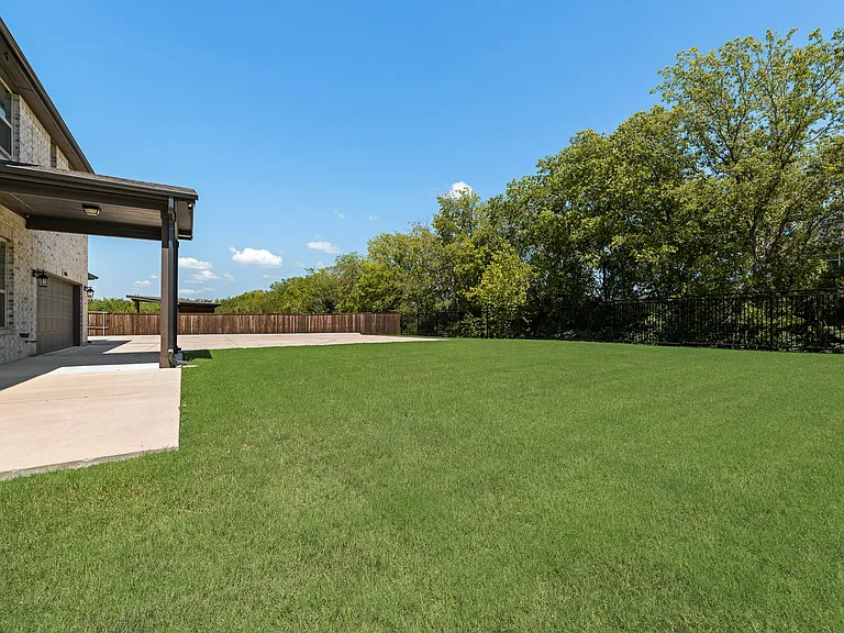 306 Duxbury Ct — Photo 34