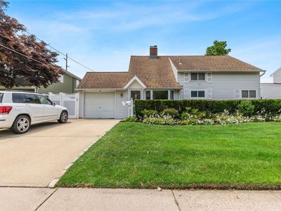 32 Hemp Lane, Hicksville, NY, 11801