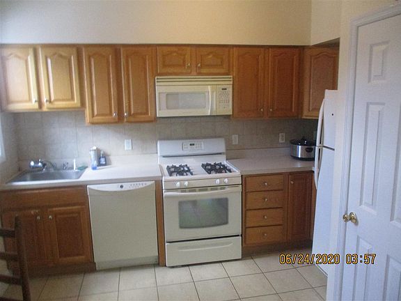 4th image of 144 Virginia Ave #2