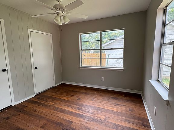 5th image of 3805 Parkwood St