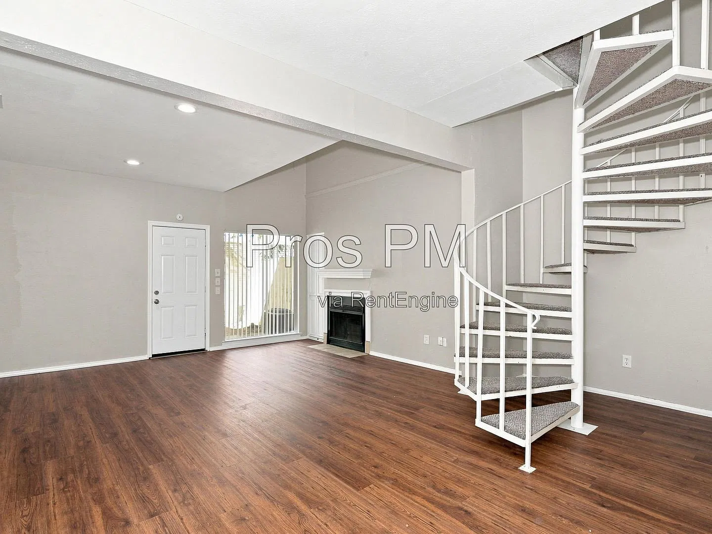 2 bed, 1.5 bath, 827 sqft, $1,425 — Photo 4