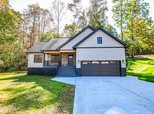 186 Forest Cove Ct, Jacksboro, TN 37757