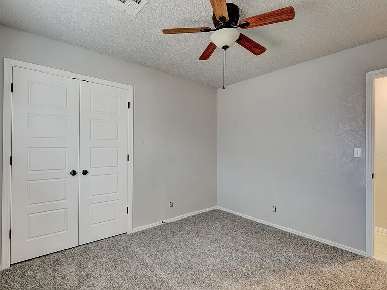 1208 NE 22nd St — Photo 15