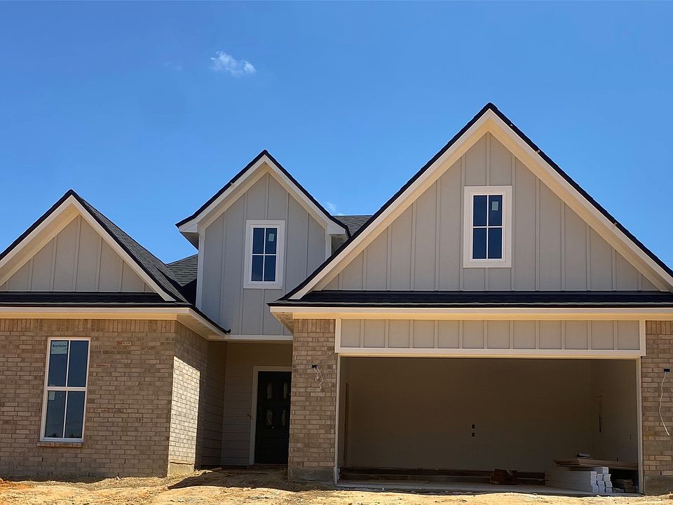 1st image of 711 Joseph Ln