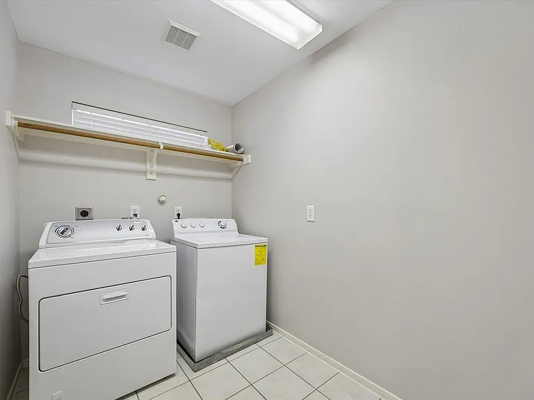 21702 Cozy Hollow Ln — Photo 19