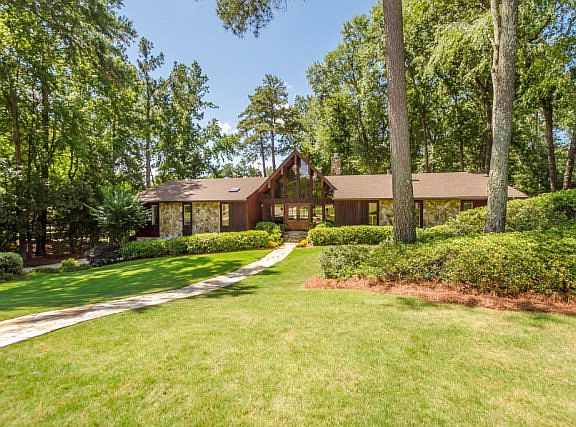 3rd image of 3542 Pebble Beach Dr