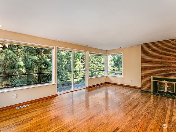3rd image of 18725 60th Avenue NE