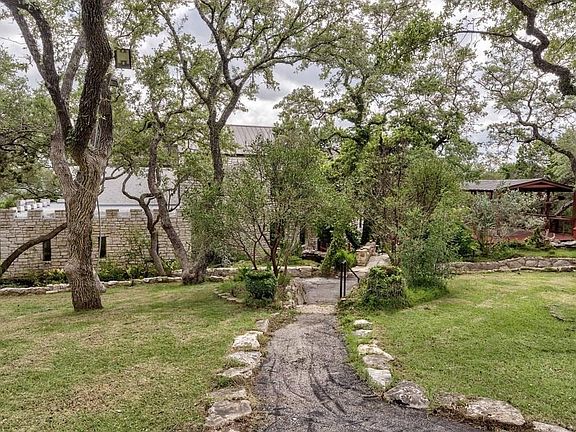 2nd image of 309 Mesa Dr