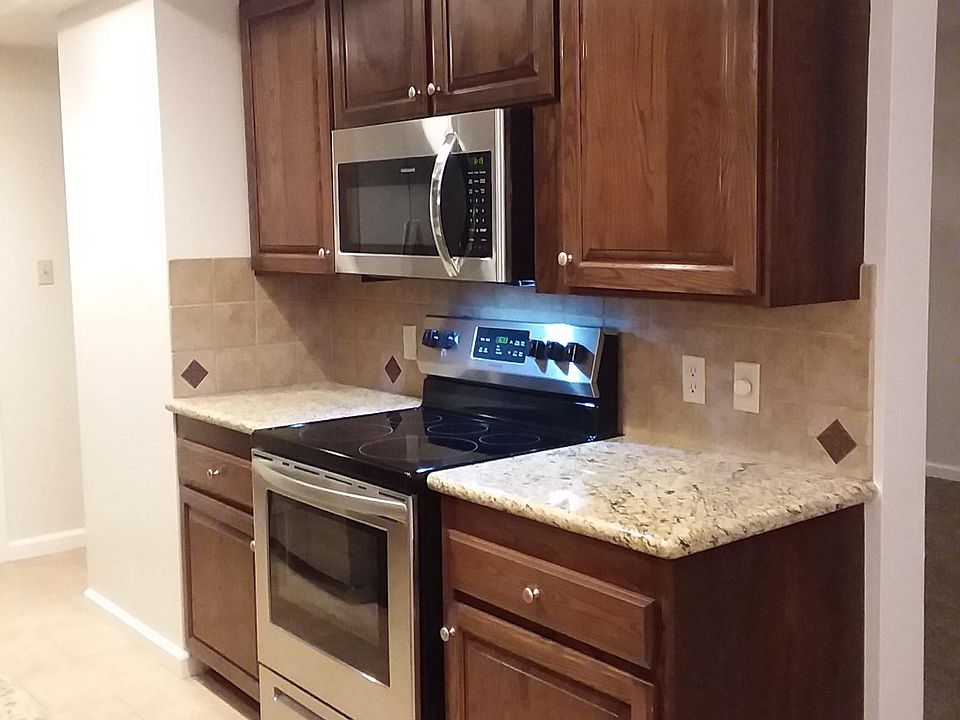 1st image of 22604 Maple Ave Unit 2