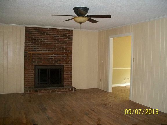 3rd image of 113 Woodcreek Dr