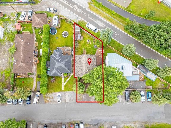 2nd image of 1306 1st Ave