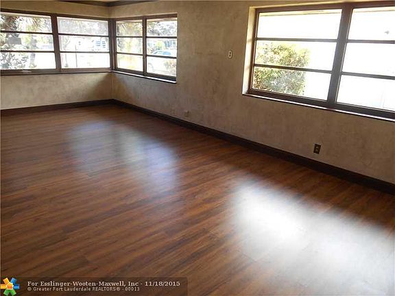 2nd image of 301 NE 11th Ave