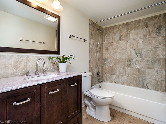 4th image of 5600 Astor Ln Unit 307