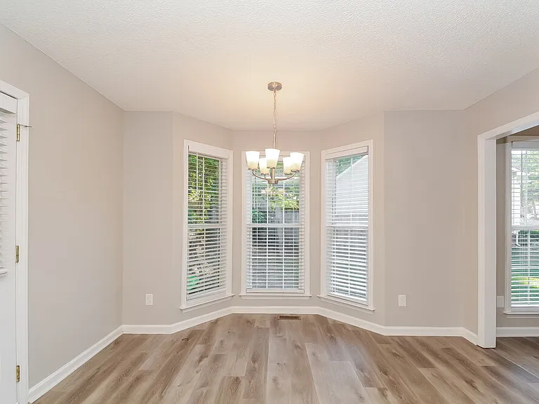 1005 Henchman Ct — Photo 5