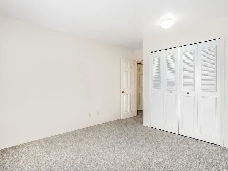Wood Creek Apartments — Photo 22