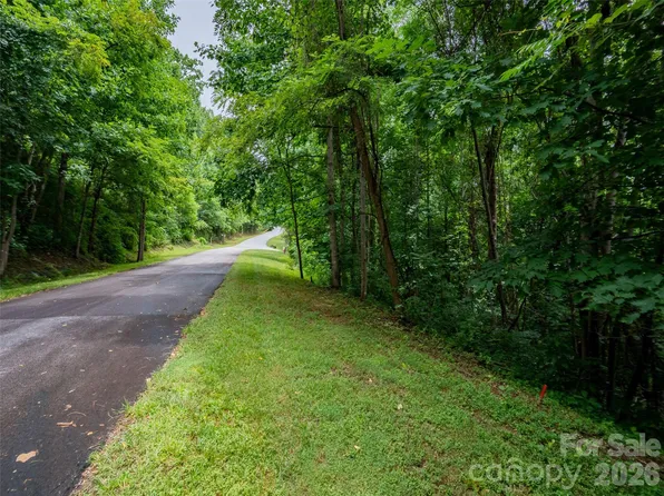 236 Nottingham Dr, Mill Spring, NC 28756