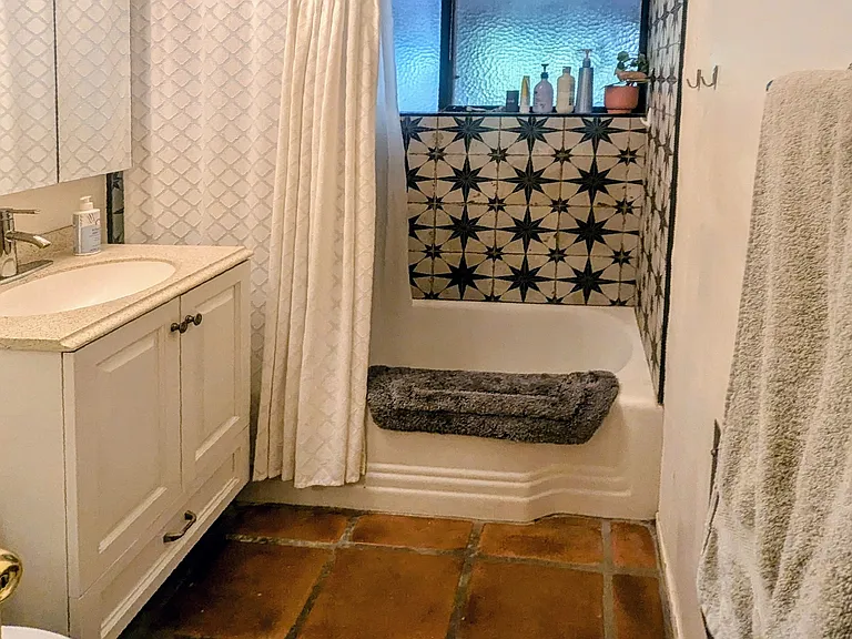 Cozycroft Ave — Photo 21