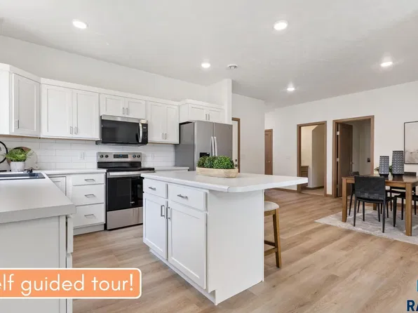 2706 S Broek Dr, Sioux Falls, SD 57106