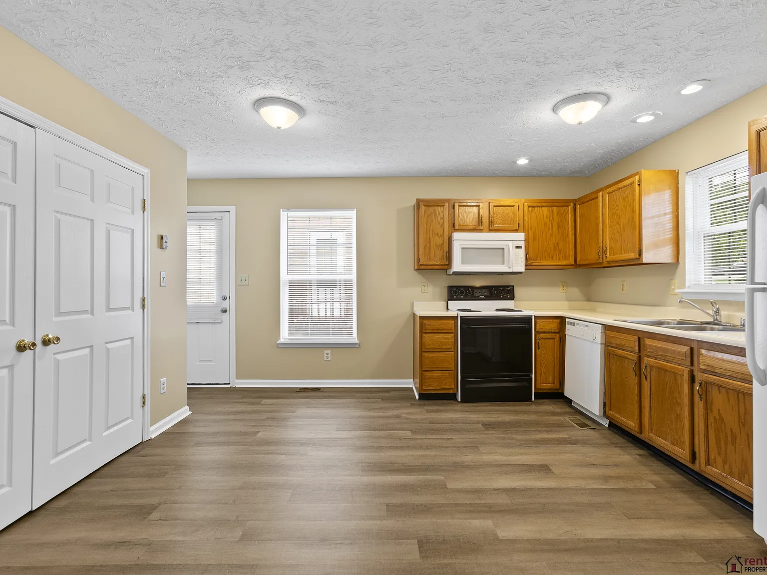 531 Bell Place Dr - 1 — Photo 2