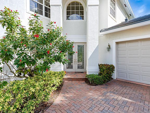 3rd image of 4989 SW Saint Creek Drive