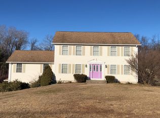 1562 Piper Rd, West Springfield, MA 01089